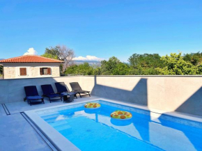 Apartment Bonum with Private Pool